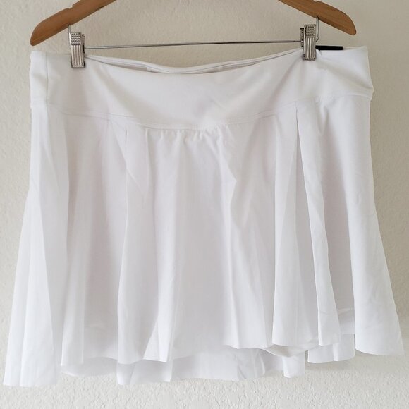 NWT - Nike Woman's Plus Size Golf or Tennis Skort White - Size 2X - Picture 1 of 6